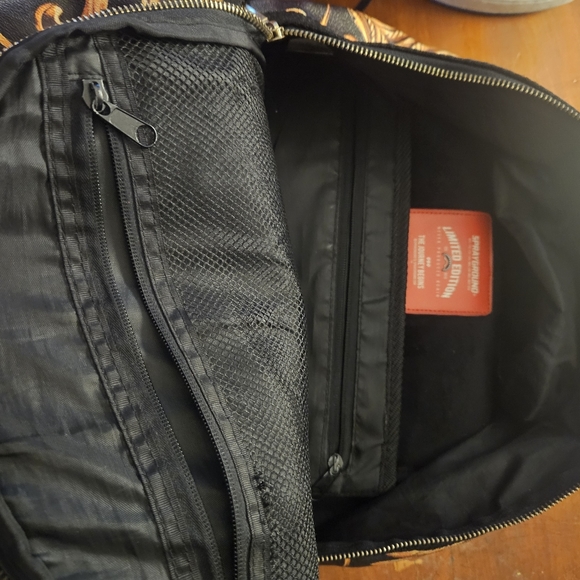 Backpack - Picture 2 of 5